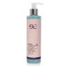 שם הסדרה: VitalAge מוצר מספר 5 שם המוצר באנגלית: AgeRevive Cleanser Gentle Cleanse, Lasting Nourishment שם המוצר בעברית: קְלֵנְזֶר מקצועי לניקוי והזנה סוג עור: עור רגיל - יבש טקסט שיווקי: הפתרון המדעי שלך לניקוי עדין והזנה מתמשכת. תכשיר ניקוי זה פותח במיוחד עבור עור רגיל עד יבש, ומשלב רכיבים מתקדמים כדי לספק חוויית טיפוח מקיפה. המוצר מכיל תרכובת טבעית של חומצות אלפא הידרוקסיות (AHA), המשלבת את ACB Fruit Mix, המסייעת להחלקת מרקם העור ולהבהרתו. בנוסף, נוסחה זו מחזקת את רקמות העור ומעשירה אותו בויטמינים E ו-C, נוגדי חמצון רבי עוצמה. התכשיר מסייע בשיקום עור פני השטח הסיבתי בעוד החומצה ההיאלורונית מעניקה לחות עמוקה, ומפחיתה את הופעת הקמט